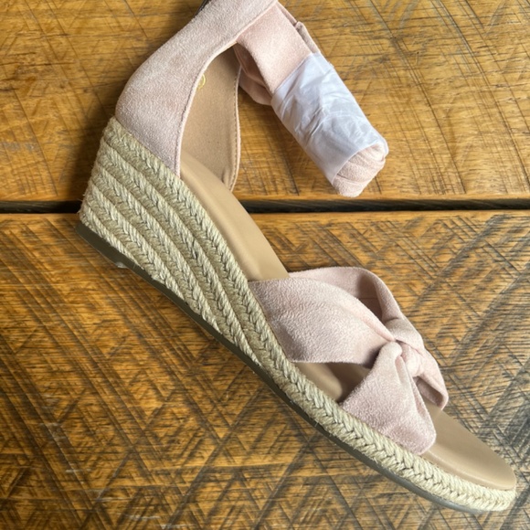 Women’s Pink Bow Espadrilles - Picture 2 of 6